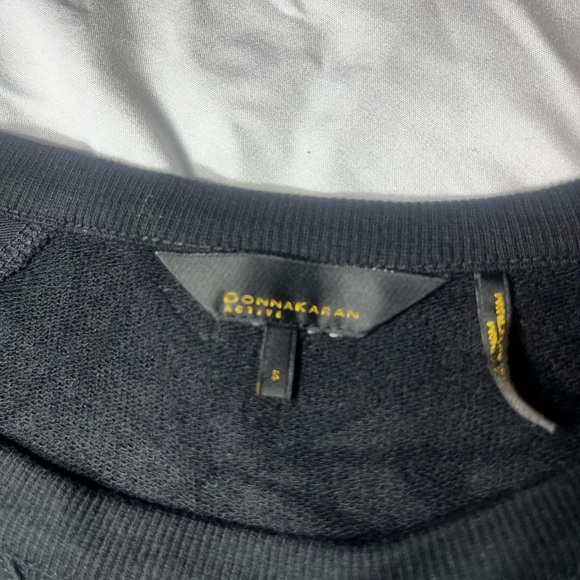 ✨Donna Karan Black Long Sleeve Top - Picture 3 of 4